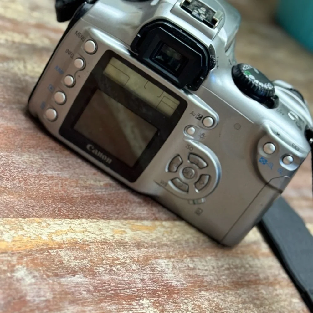 CANON EOS - Digital Rebel DS6041 DSLR Camera W/ Lens / 6.3 Megapixel